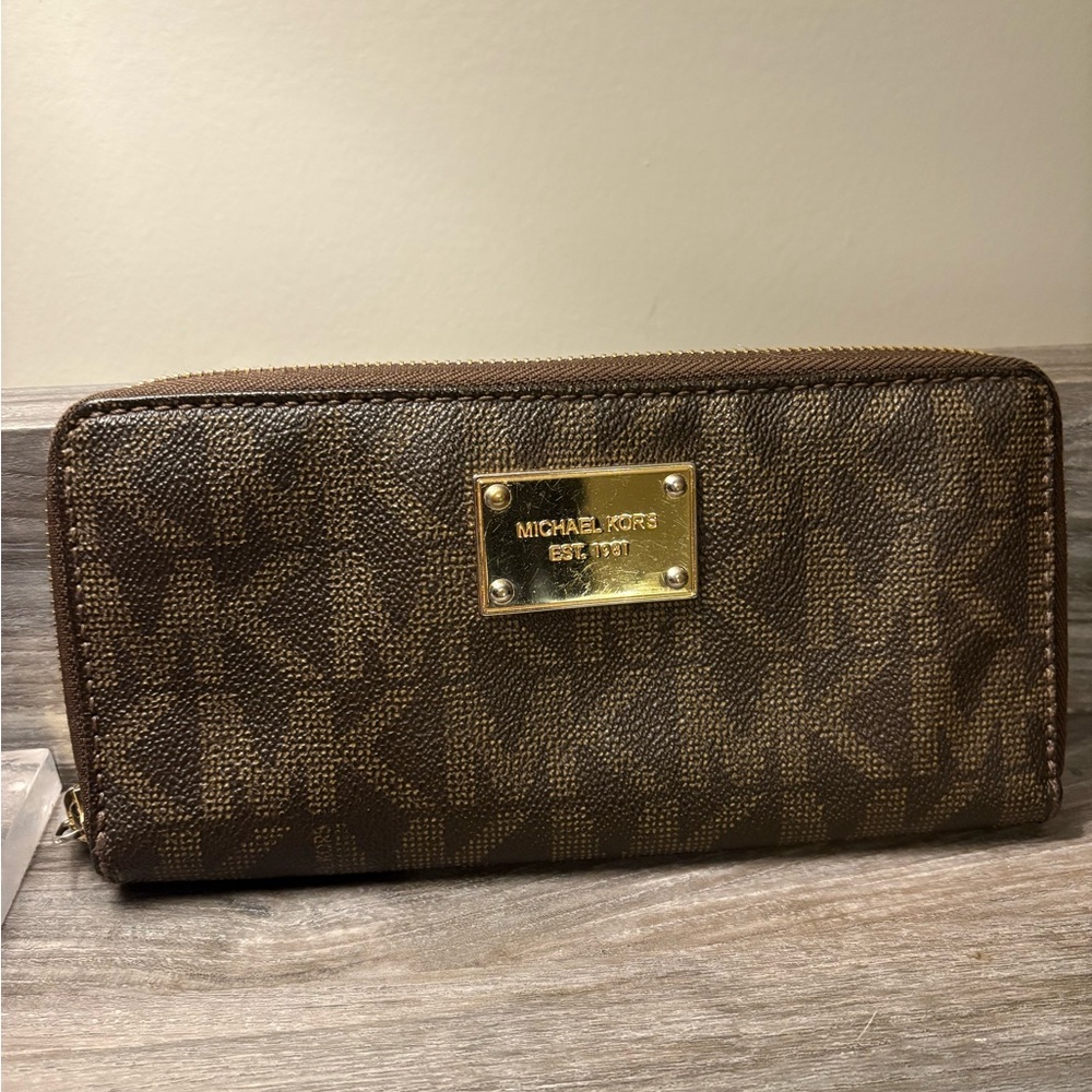 Michael Kors wallet